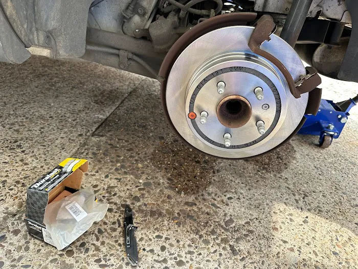 Street Side Mechanics 215 7