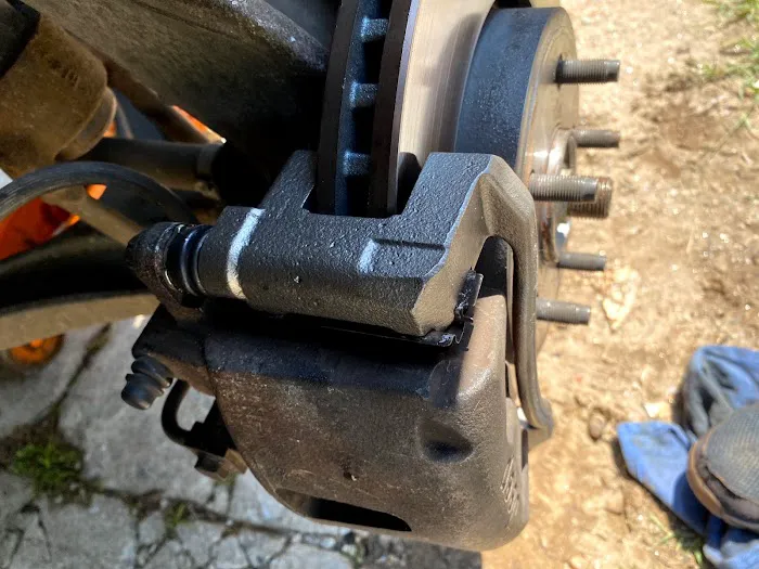 Street Side Mechanics 215 2