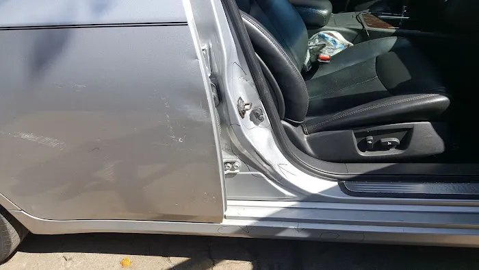 White's Auto 0