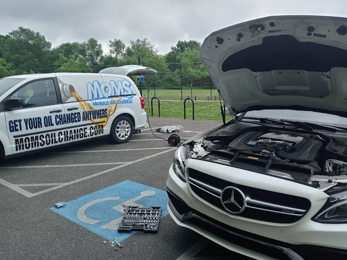 MOMS Mobile Oil Change 1