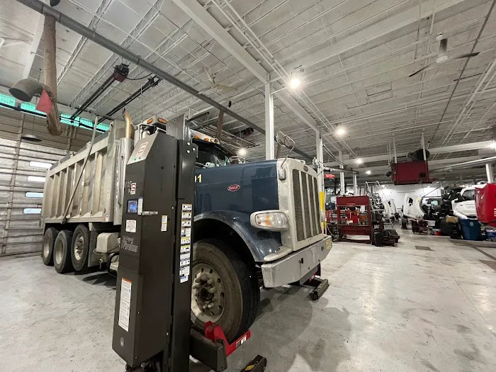 G.L. Sayre Peterbilt - Service 3