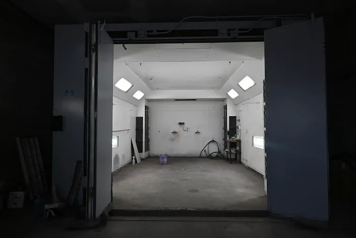 Kirro Custom Auto Shop 8