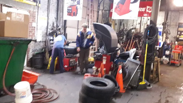 Ron's Auto Repair 3