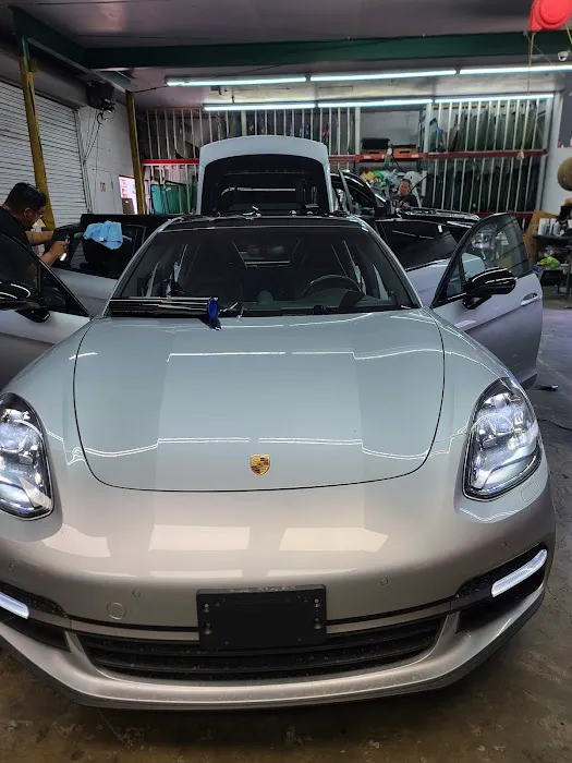 Diamond Auto Glass 8