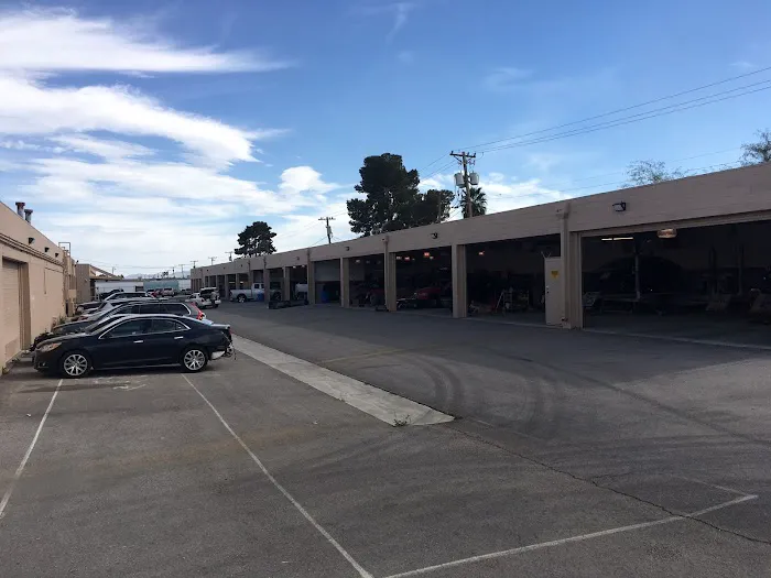 Flamingo Collision Center 4