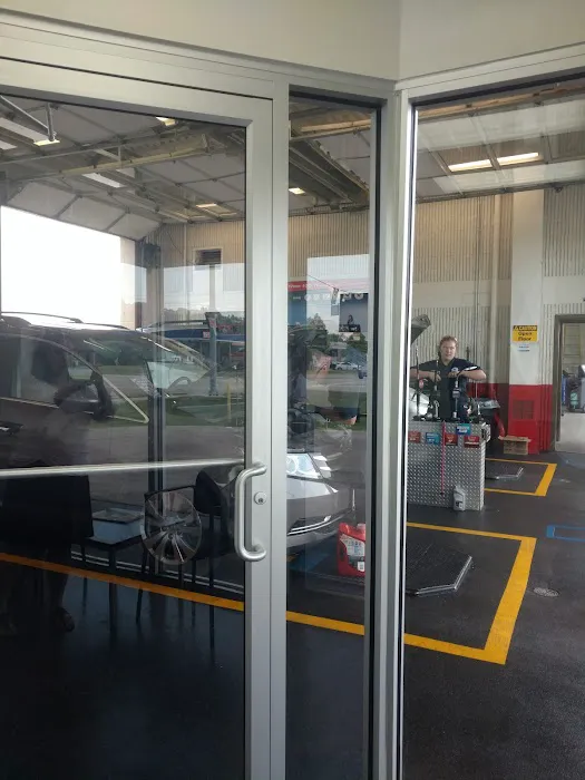 Valvoline Instant Oil Change 6