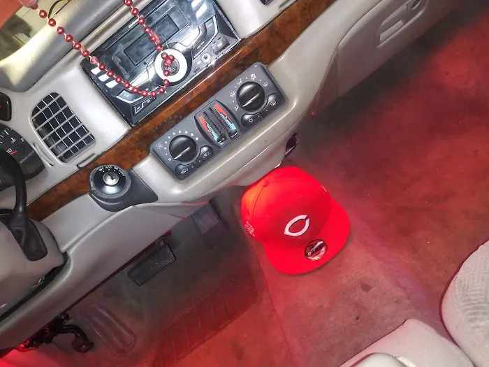 Weezy's Custom Auto 6