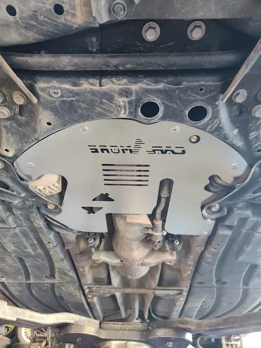 WESTERN AUTO SERVICE INC Honda / Acura Specialists 4