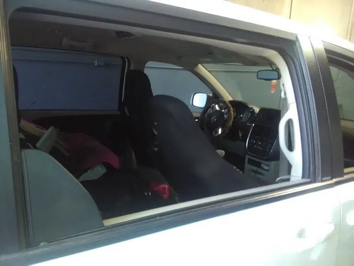 Vetro Auto Glass 1