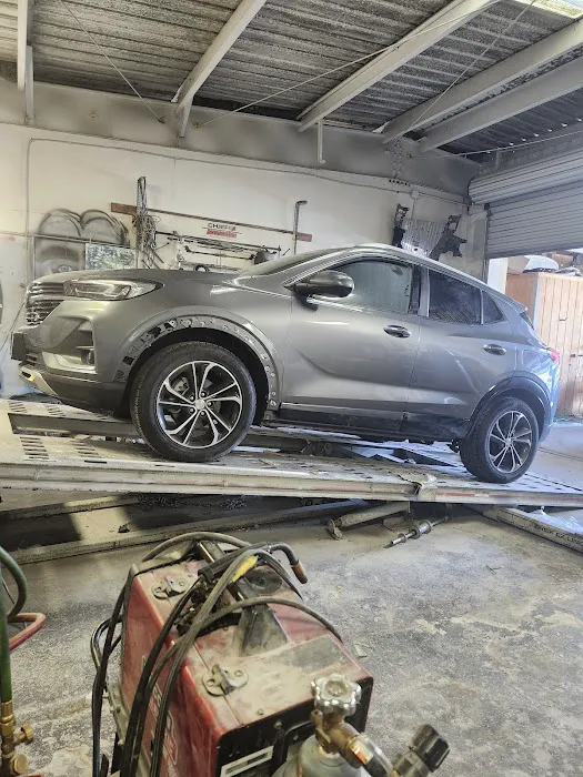 ELYAS AUTOBODY & REPAIR 7