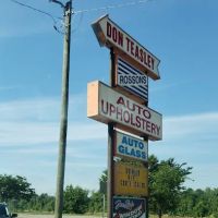 Rosson's Auto Upholstery-Glass