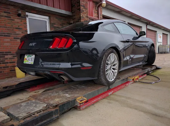 Carl's Collision Center 3