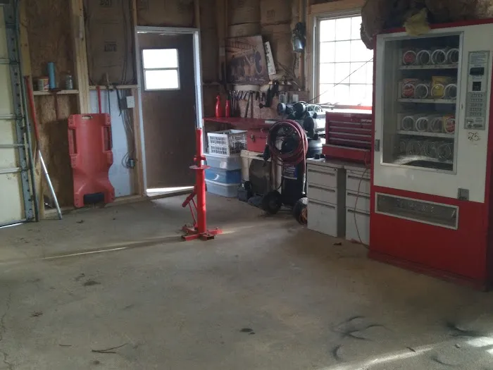 JT's GARAGE 8