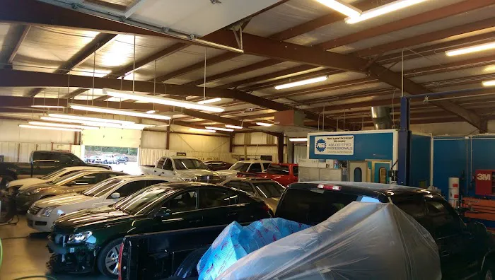 Lee's Collision Center 0