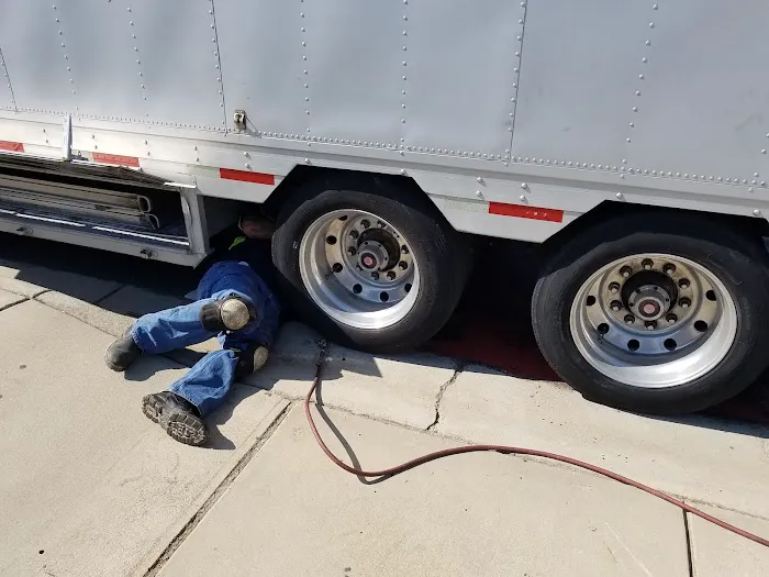 Rock City Truck Service & Towing 8