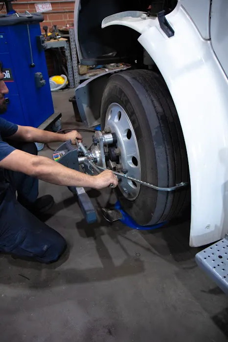 Best Truck Care - Truck Repair Shop 1