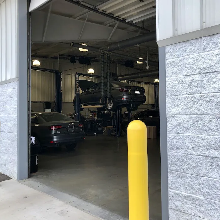 Valley Auto World Volkswagen Service 8