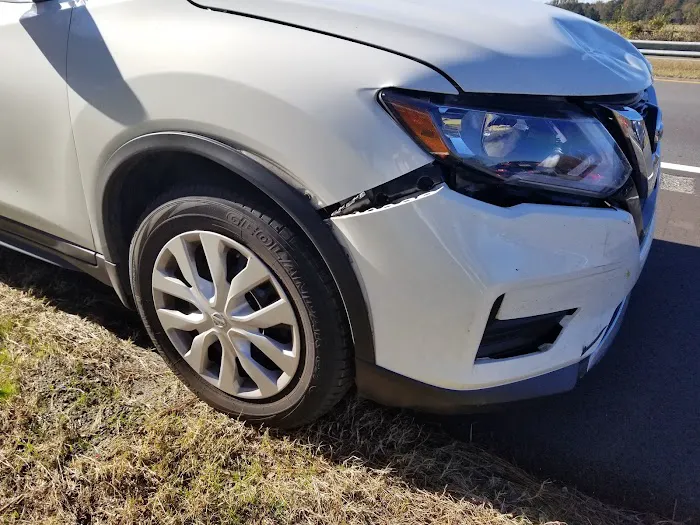 Hendrick Collision Center Fayetteville - Cliffdale 1