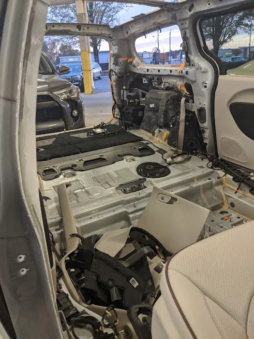 Hendrick Collision Center Fayetteville - Cliffdale 9