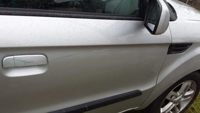 T & R Paint & Body Repairs 1