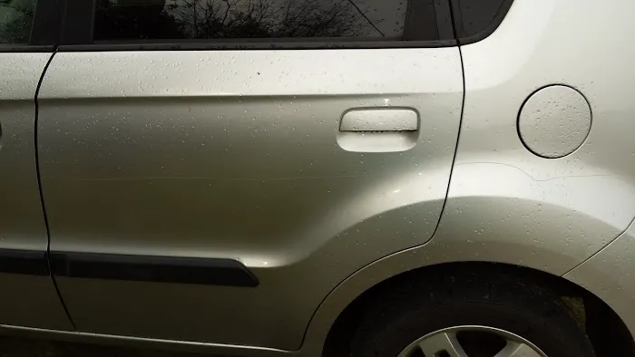 T & R Paint & Body Repairs 7