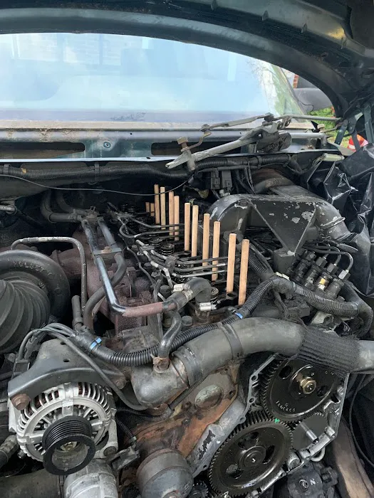 JennJohn's Auto Service 7