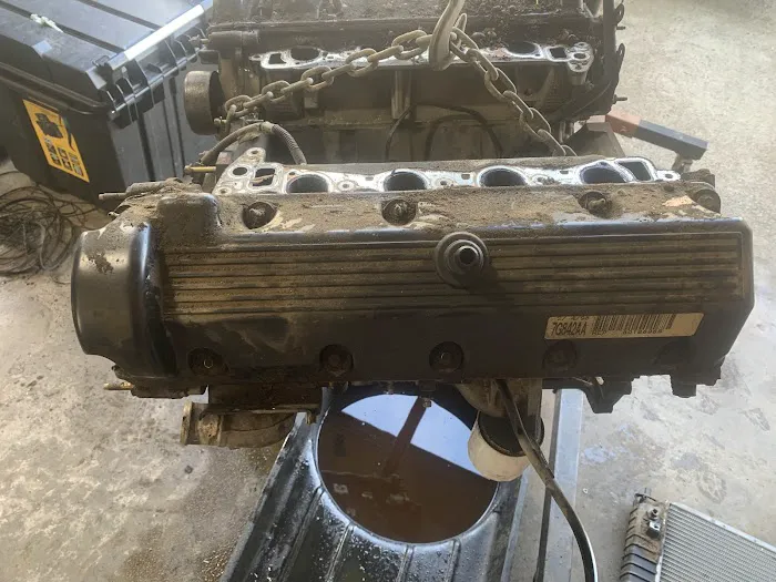 JennJohn's Auto Service 6