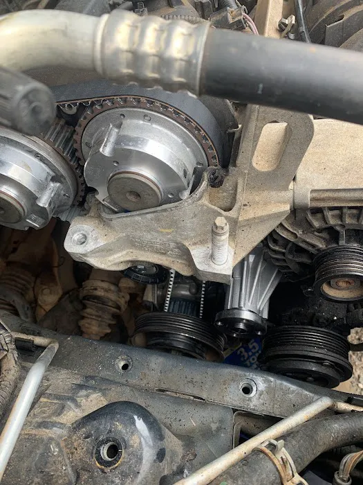 JennJohn's Auto Service 2