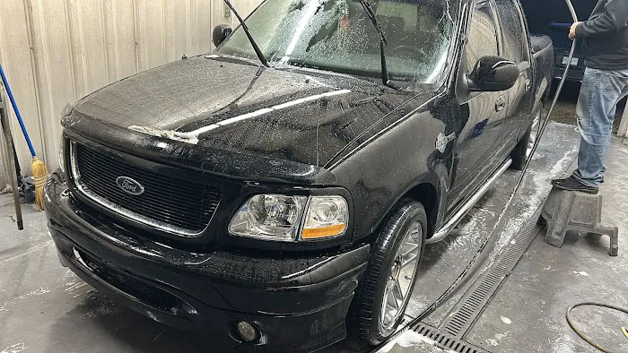 Body works and dent shop Leon 8
