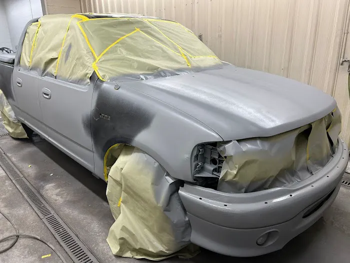 Body works and dent shop Leon 4