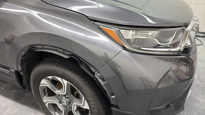 Body works and dent shop Leon 2