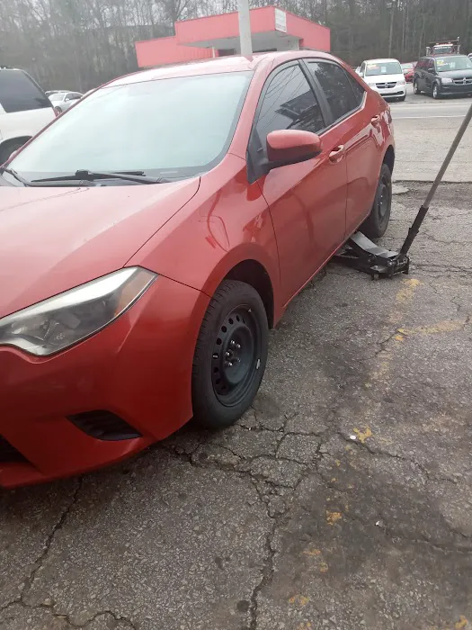 Castillo Tire Shop 9