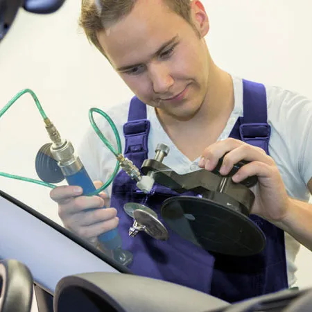 Auto Glass Service 8