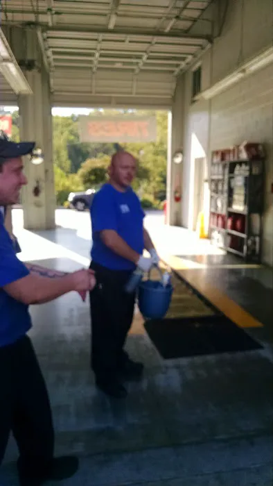 Express Oil Change & Tire Engineers 7