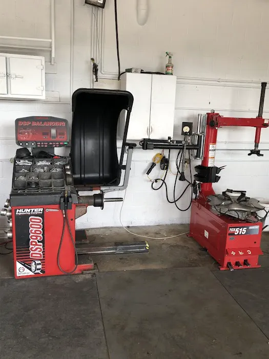 Treadz Tire & Towing 0