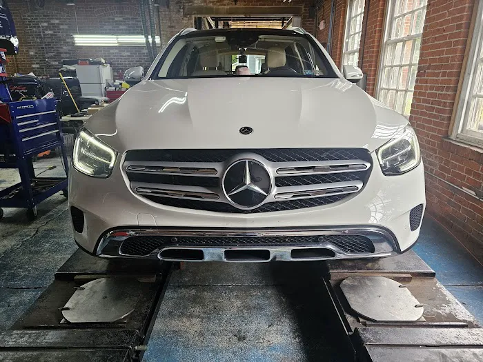Mai's Collision Center, LLC 0