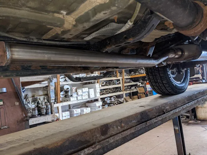Carlson's Muffler and Brakes 0
