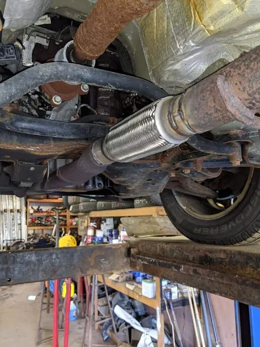 Carlson's Muffler and Brakes 5
