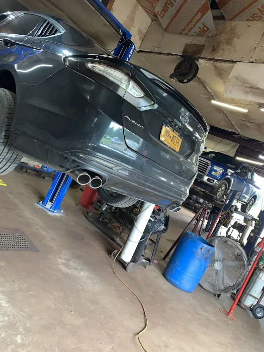 Carlson's Muffler and Brakes 4