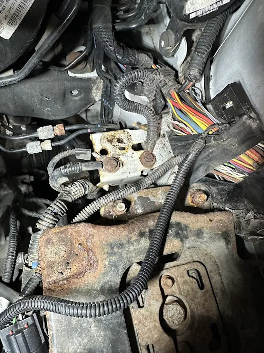 Lochmondy's Automotive 8