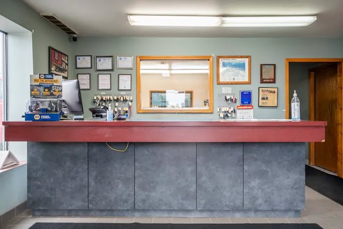 Gott's Auto Service 3