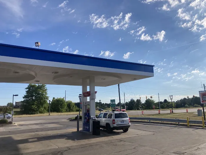 Lake Lansing Road Mobil Service 1