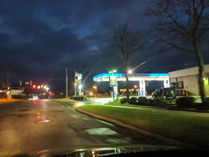 Lake Lansing Road Mobil Service 6