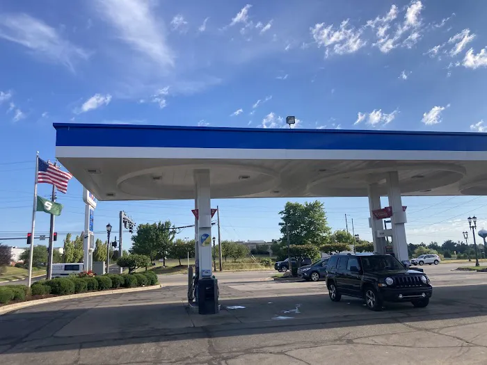 Lake Lansing Road Mobil Service 7