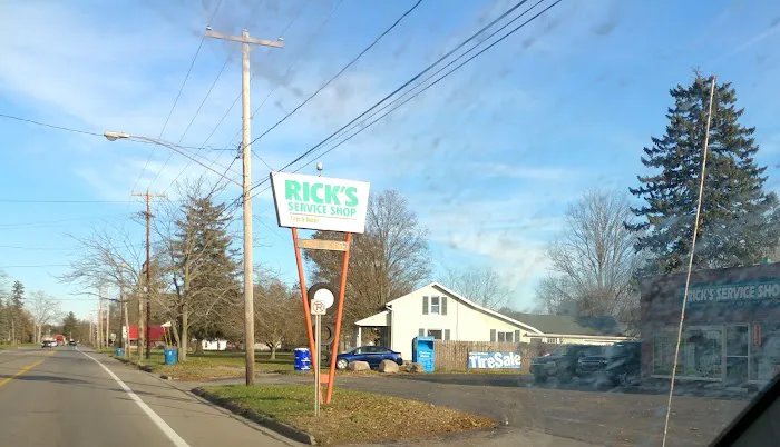 Rick's Service Shop 4