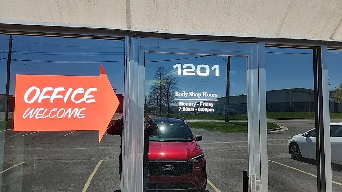 YOUNG'S BODY SHOP 0
