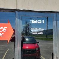 YOUNG'S BODY SHOP