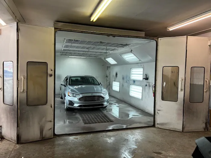 Dix Auto Collision 7