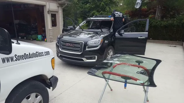 Save On Auto Glass Auburn Hills 0