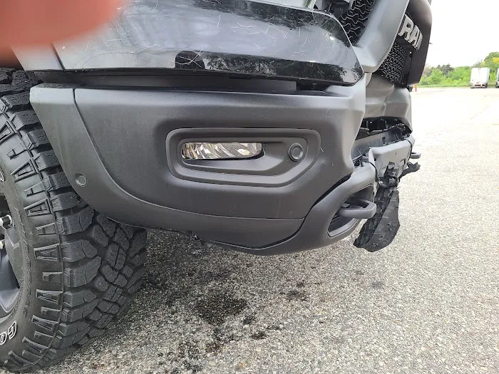 Quality Coach Collision 0